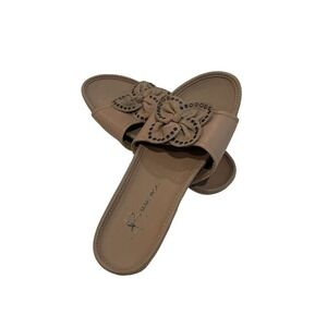 B. Makowsky Leather Single Band Flower Slides Sandal Slip On Taupe Size 7M